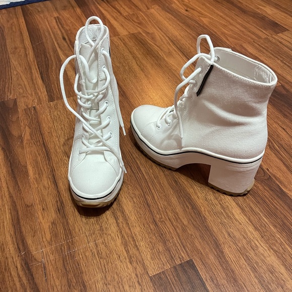 MIA Sneaker Heels Chunky Size 8  White Women only worn 2 times - Picture 3 of 4